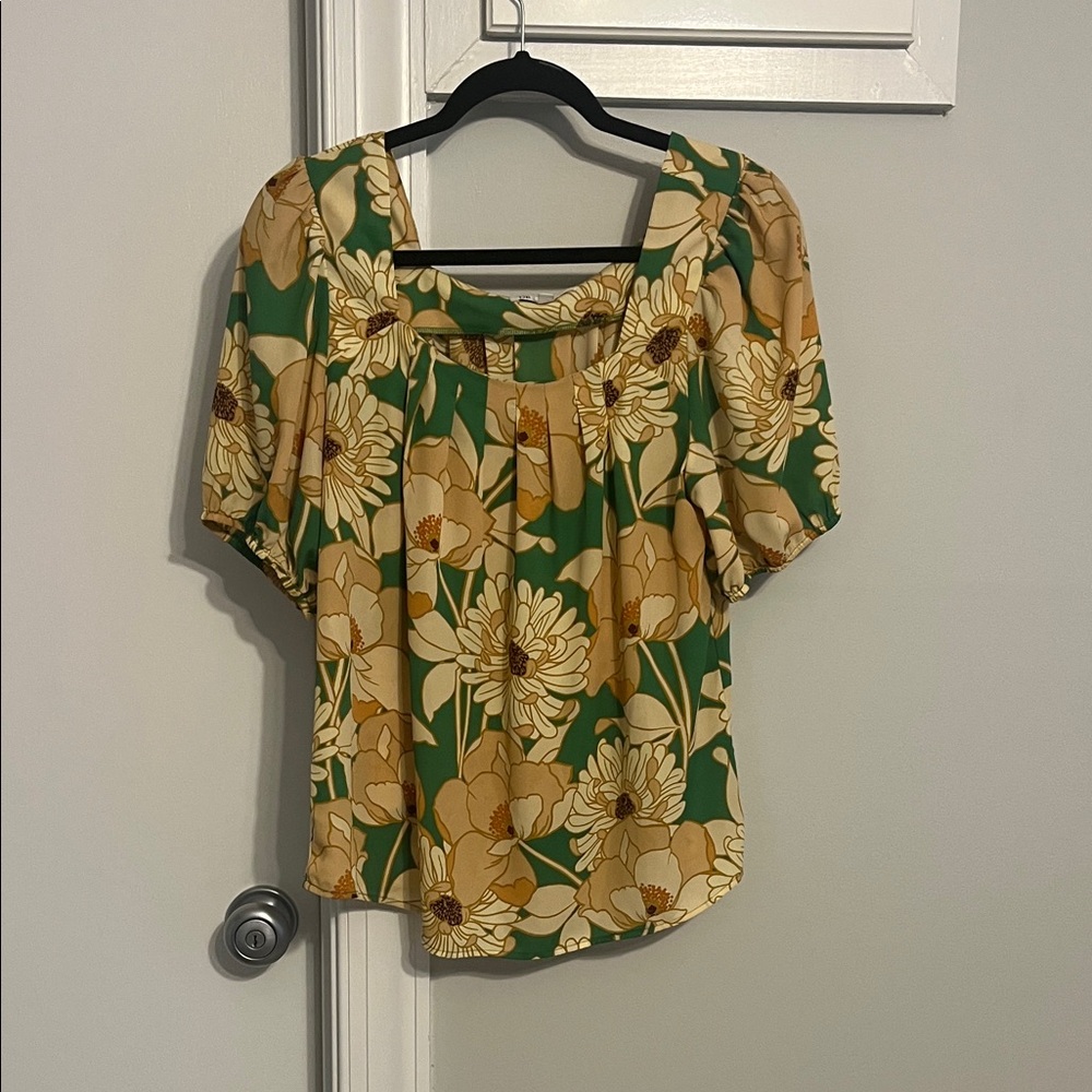 DR2 Floral Green and Tan Blouse